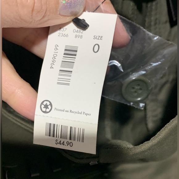 The Limited Drew Fit Shorts Green 0 NWT - Picture 6 of 13